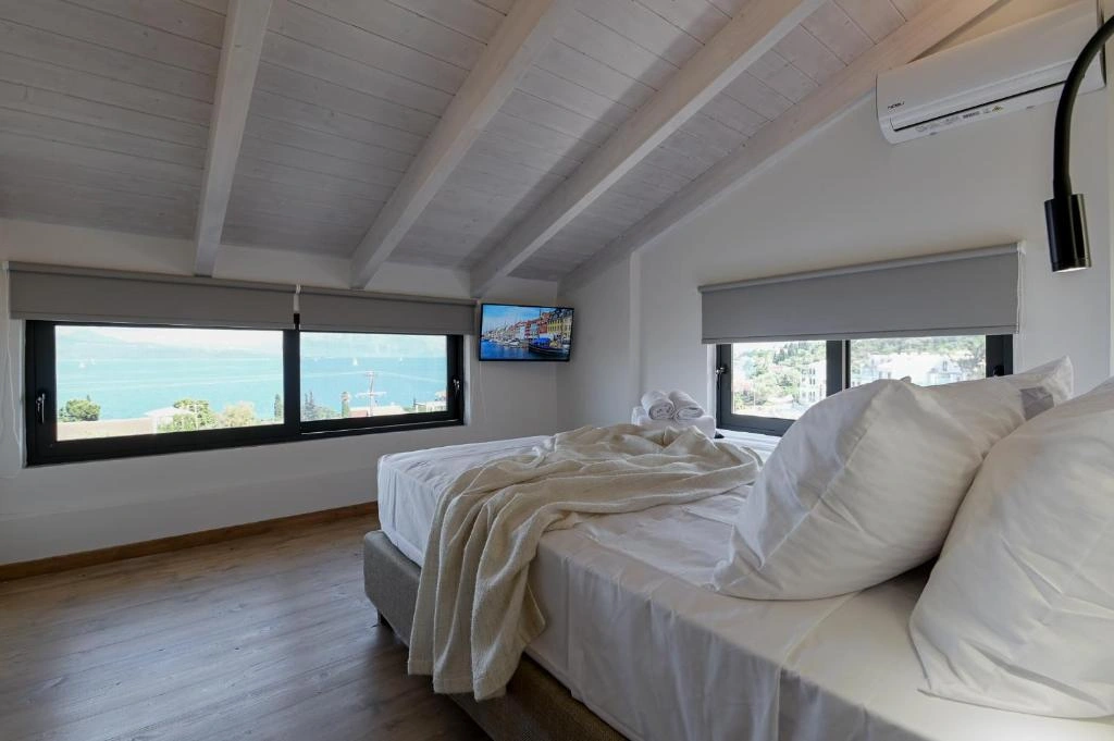 Suite 7 - Gallery 26